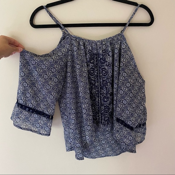 Xhilaration Women’s Off the Shoulder Blue Blouse Size M - Picture 2 of 4